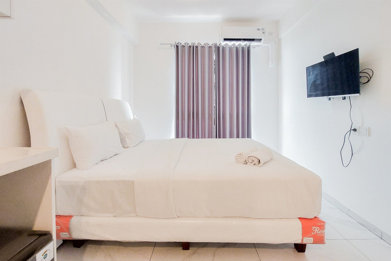 Bedroom 3, Simply Design Studio Room Sky House Alam Sutera Apartment, Tangerang