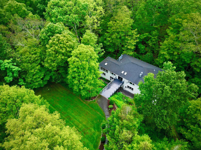 The Harlow House, Dutchess