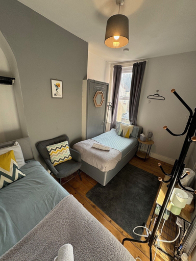 Bedroom 2, Rooms Anfield, Sefton