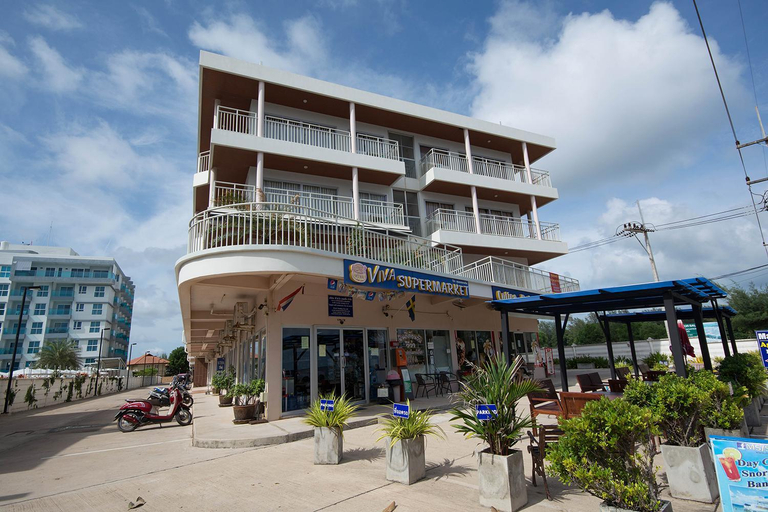 Exterior 5