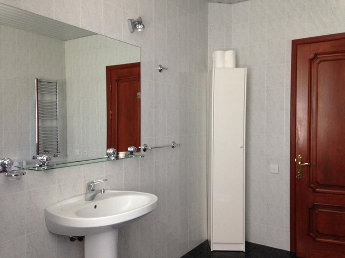 Bathroom 2, Green Cape Holiday Home, Kobuleti