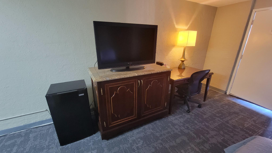 Others 5, Queen City Inn, Penobscot