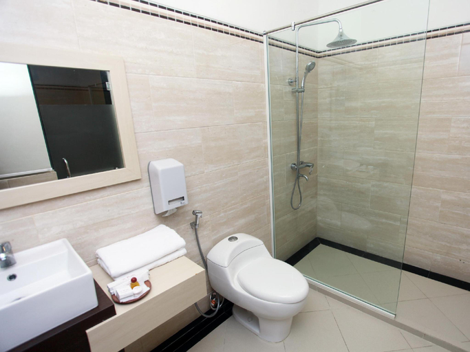 Bathroom 9