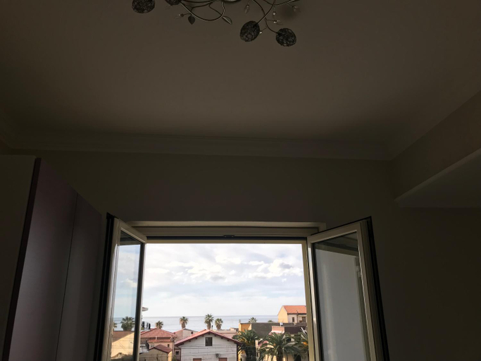 Others 3, Sweet Home, Catanzaro