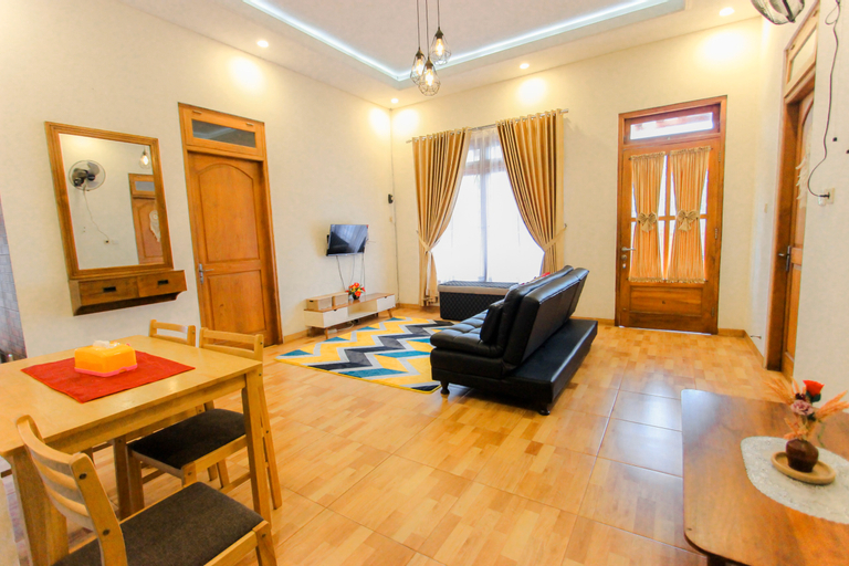 Dining Room 12