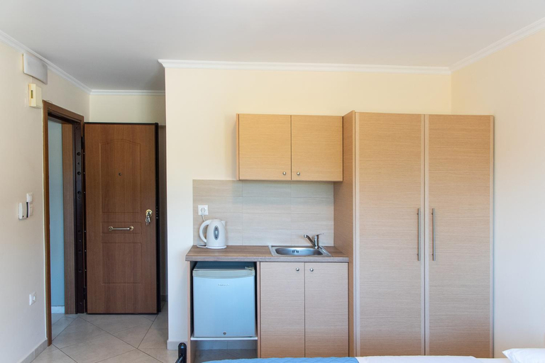 Others 4, Fotis Apartments, Attica
