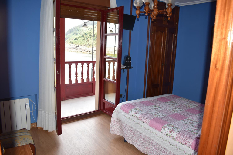 Bedroom 2, Hotel Imperial, Asturias