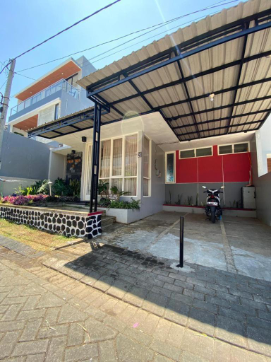 Aprilia Villa, Malang