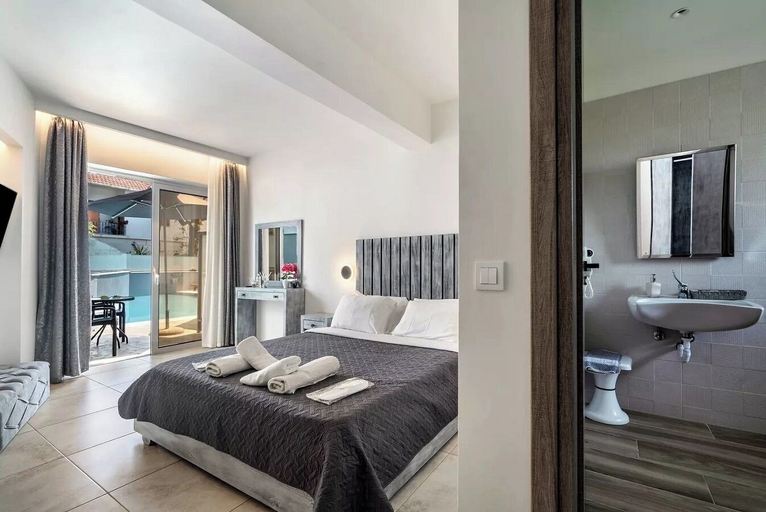 Bedroom 4, BLUE STAR APARTHOTEL, Ionian Islands