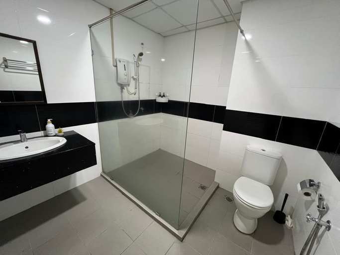 Bathroom 2, Georgetown Modern Mansion One Studio 2 Double Bed, Penang Island