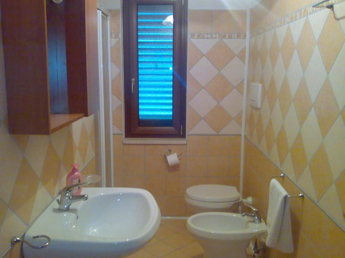 Bathroom 3, Masseria Frangiosa, Benevento