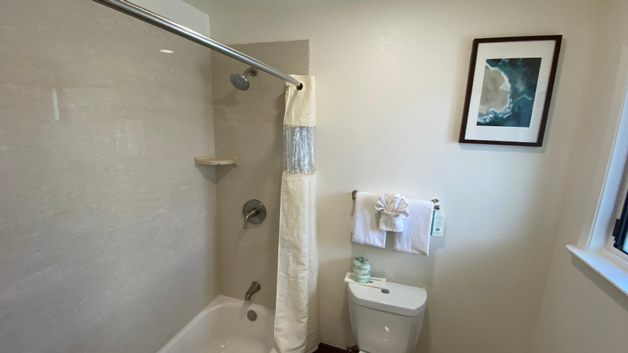 Bathroom 12