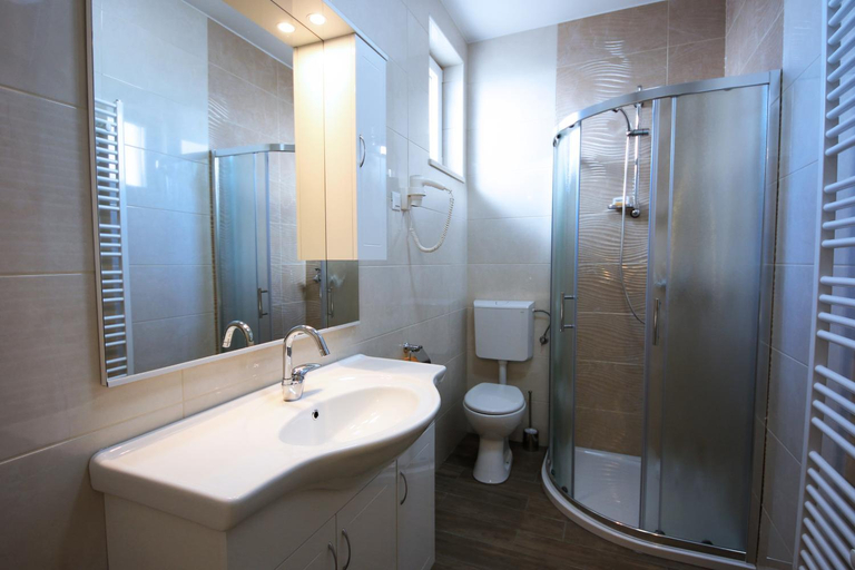 Bathroom 2, B&B Ave Maria, Šibenik
