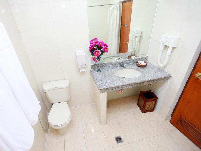 Bathroom 7