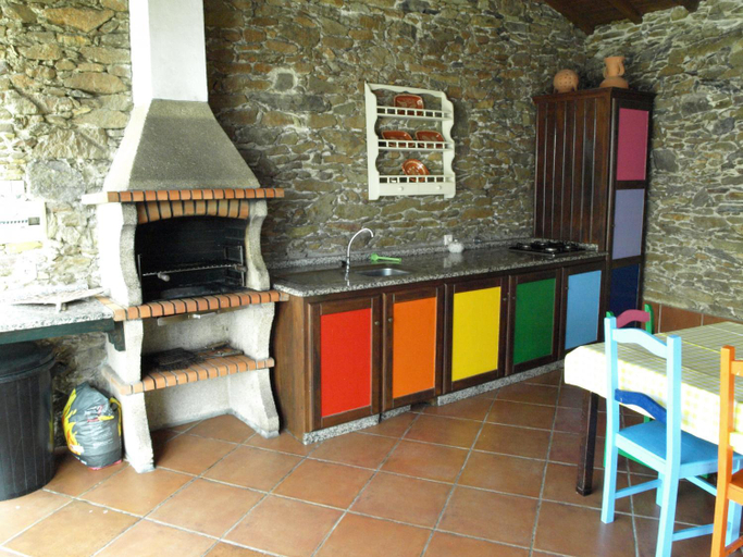 Others 4, Villa Barq, Barcelos
