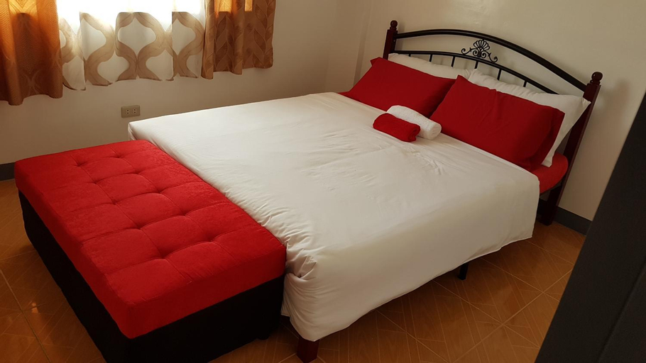 Bedroom, Diodeth's Holiday Apartment, Butuan City