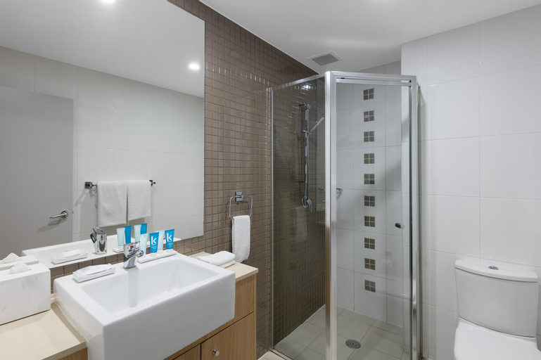 Bathroom 19