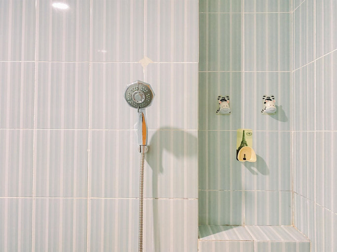Bathroom 4, Comfort Living 2Br At Cinere Resort Apartment, Depok