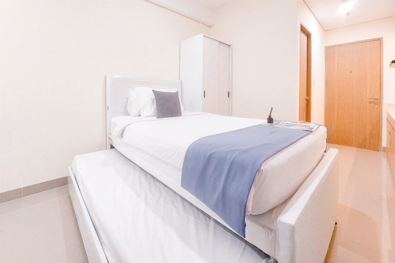 Bedroom 2, Good Place And Relaxing Studio Apartment At B Residence, Tangerang Selatan