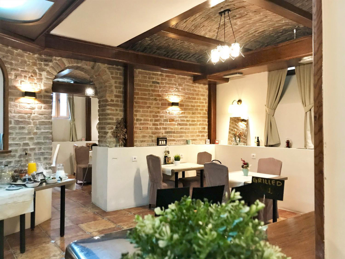 Food & Drinks 5, M House Belgrade Residence, Belgrade
