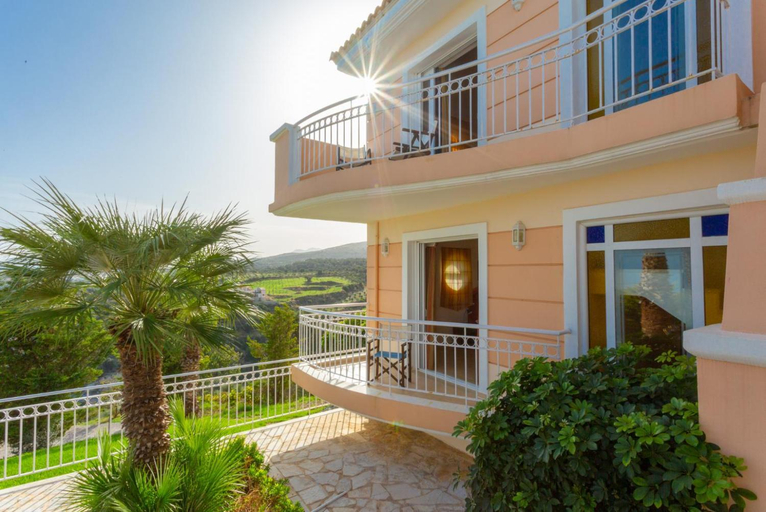Others 4, Villa Astro, Crete
