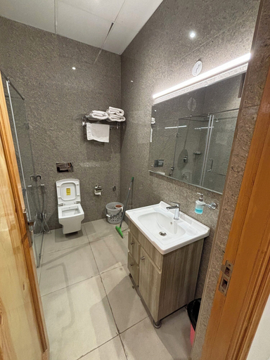 Bathroom 3, The Cocoon - Boutique Stay, Dehradun