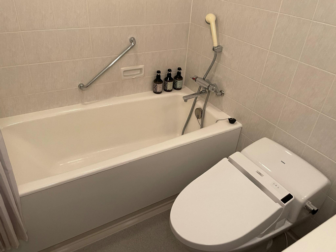 Bathroom 9