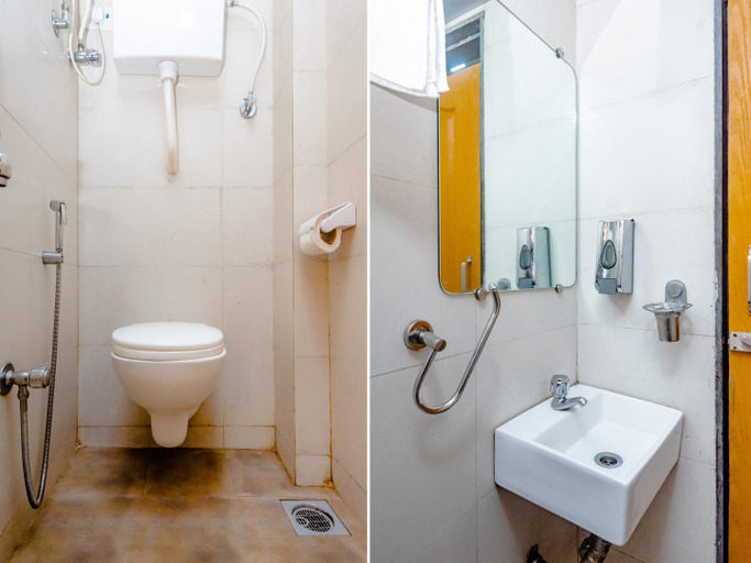 Bathroom 4, Hotel Alfa Heritage                                       , Mumbai City