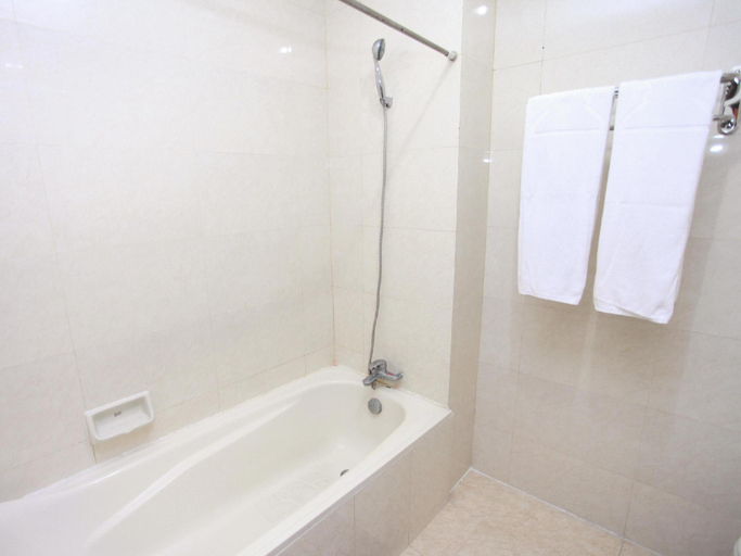 Bathroom 8