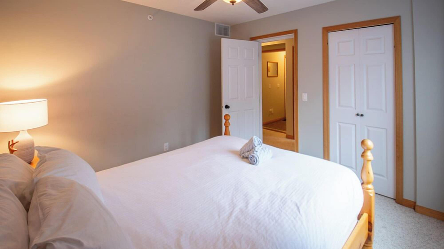 Bedroom 2, Stone Creek Chalet by Fernie Lodging CO, East Kootenay