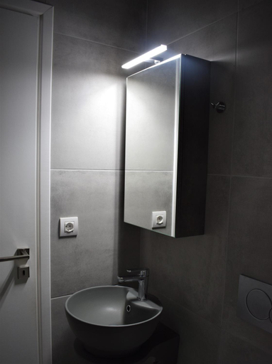 Bathroom 5, Antigonis Garden House, Crete