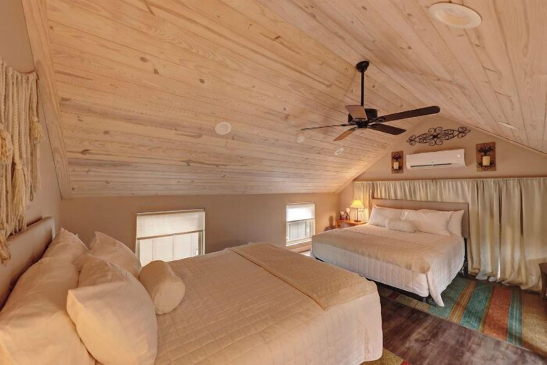 Bedroom 3, Treetop River Cabins, Kerr