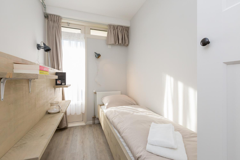 Bedroom 2, Welcome in - Kurhaus appartement 5, Veere
