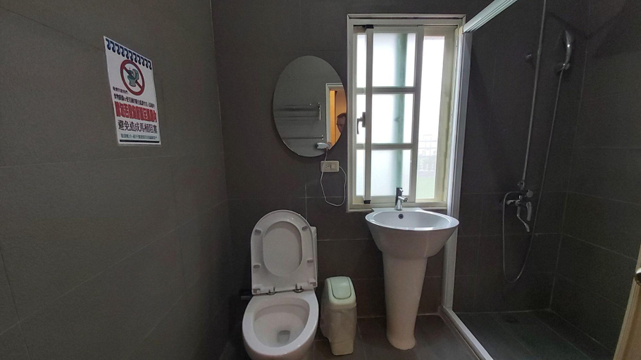 Bathroom 4, Super Cheap1 Homestay, Yilan