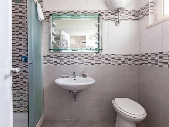 Bathroom 5, Rome Apartment with terrace Autonomous, Rome