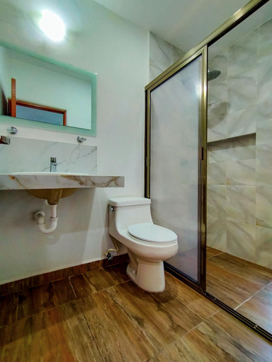 Bathroom 4, Jose y Glendy Hotel, Progreso