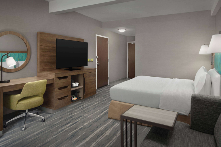 Bedroom 3, Hampton Inn Haverhill, Essex
