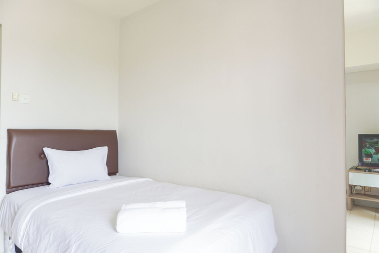 Bedroom 2, Modern Look And Homey Studio Serpong Greenview Apartment, Tangerang Selatan