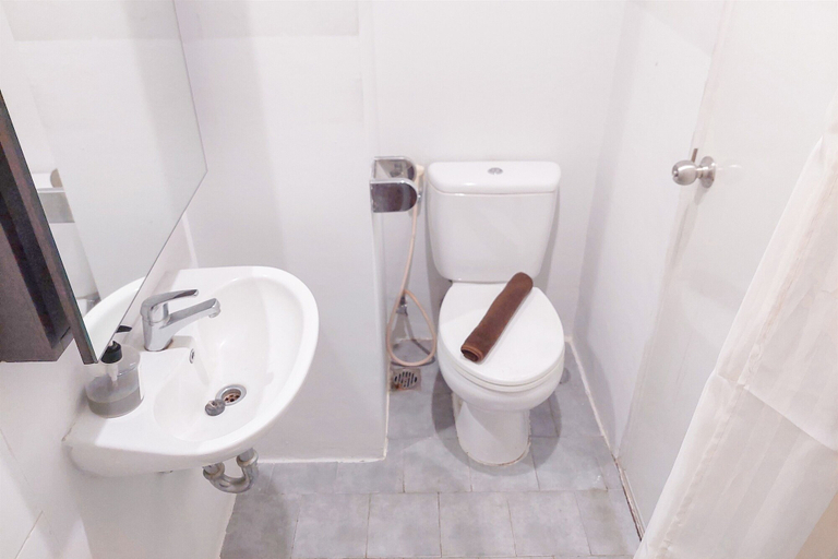 Bathroom 5, Good Deal And Cozy Studio At Kubikahomy Apartment, Tangerang Selatan