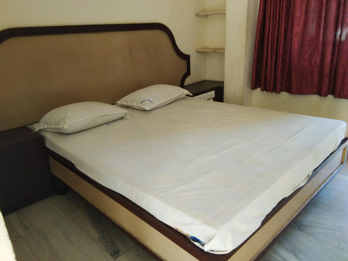 Bedroom 2, Hotel John, Kanniyakumari