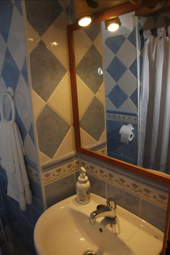 Bathroom 2, El Molino de Batan, Granada