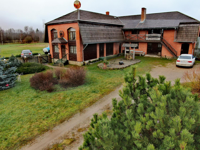 Others 4, Viesu nams Pupoli, Talsi
