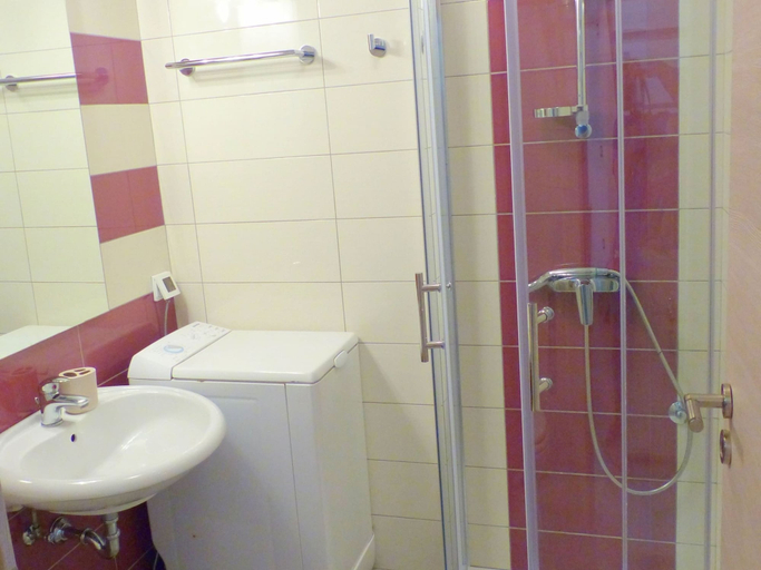 Bathroom 4, Cozy Holiday Home in Valtura With Swimming Pool, Ližnjan