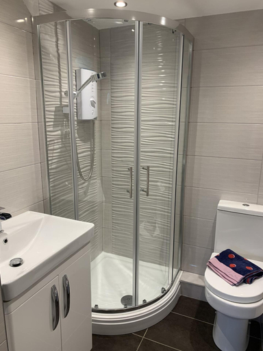 Bathroom, Remarkable 1-bed Cottage in Chester, Cheshire West and Chester