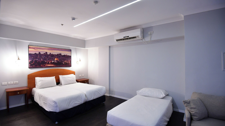 Bedroom 5, Spirit of Herzl Hotel