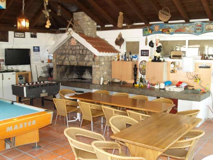 Food & Drinks, Villa Majer, Preko