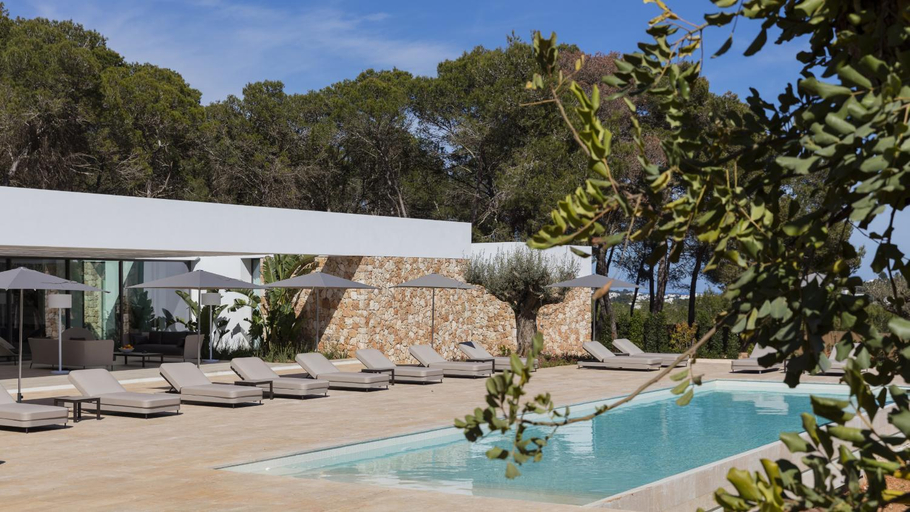 Others 3, Villa Calma, Baleares
