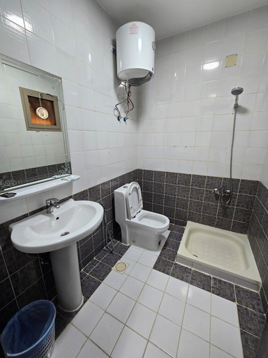 Bathroom 5, Makarm Najd 3, Riyadh