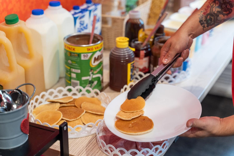Food & Drinks 19