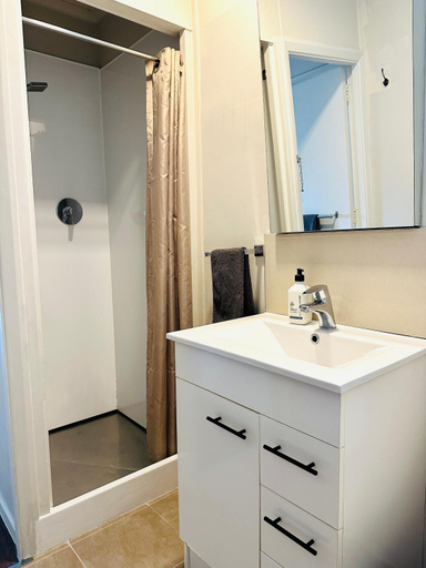 Bathroom 3, A1 Kaikoura Holiday Park, Kaikoura